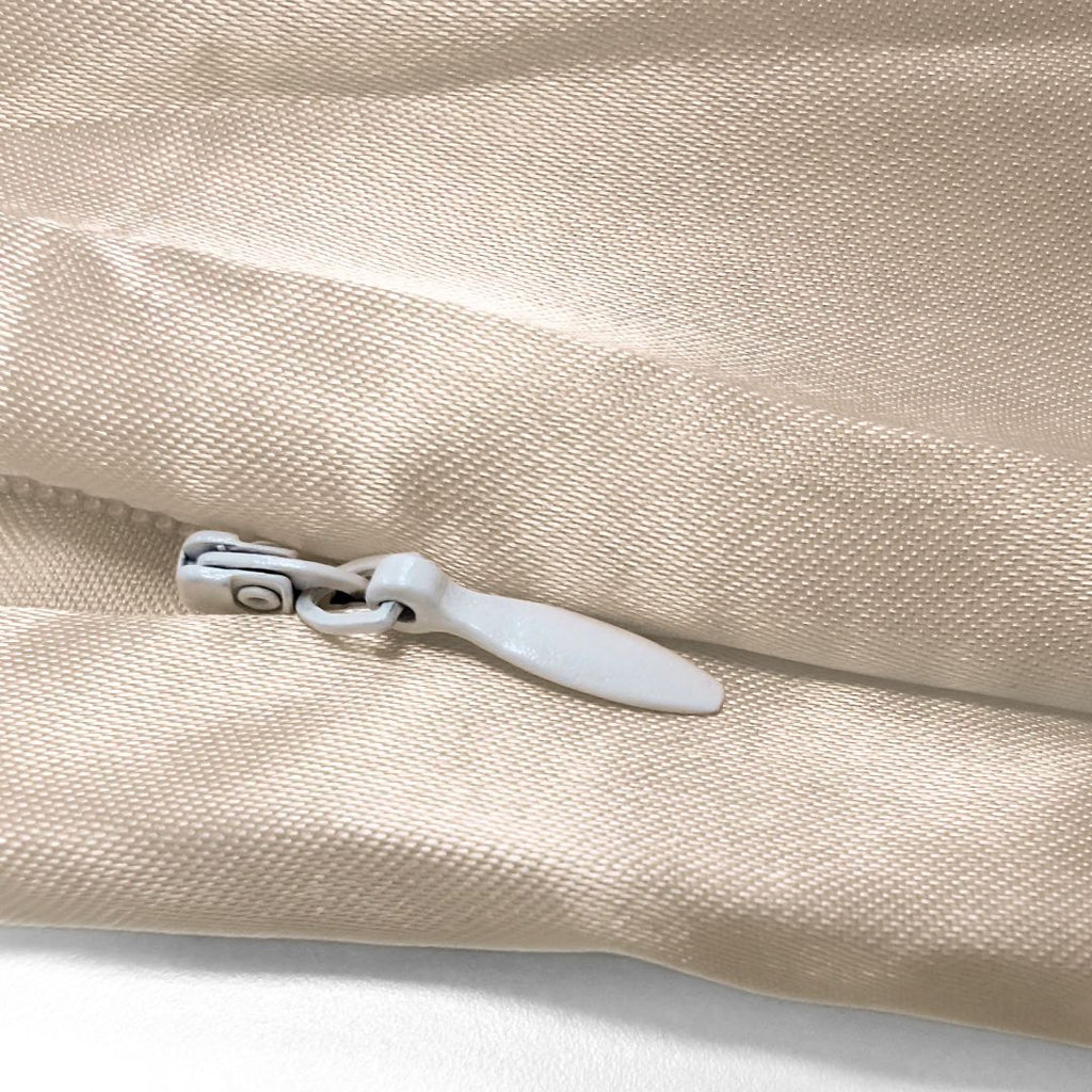 Set de 2 Fundas de Cojín Decorativas Color Beige 65x65cm con Cremallera Oculta