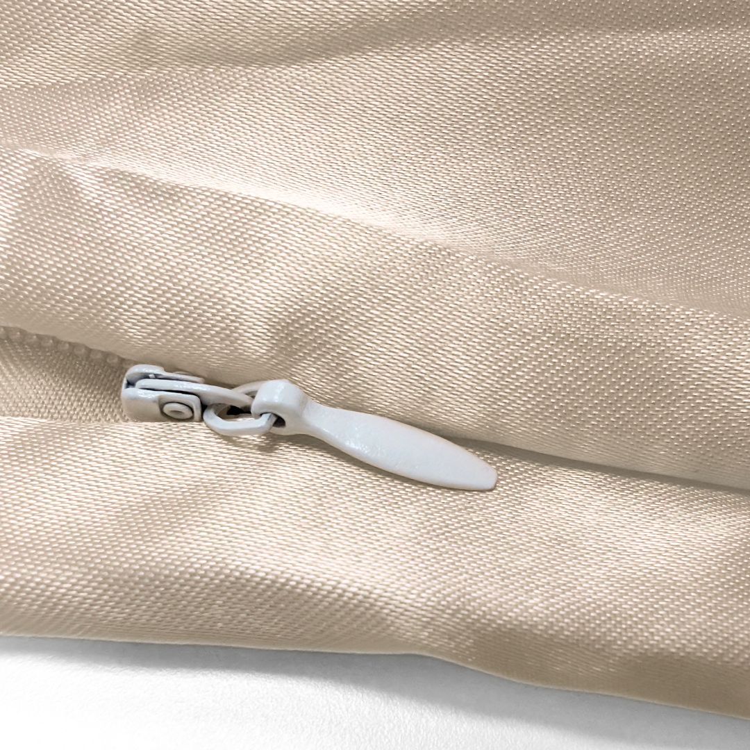 Set de 2 Fundas de Cojín Decorativas Color Beige 65x65cm con Cremallera Oculta